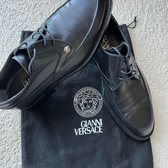 GIANNI VERSACE - Men’s Black Lace up Dress Shoe